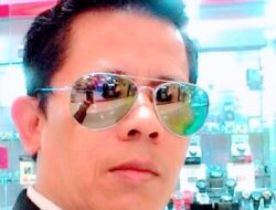 MEMBERITAKAN SUATU PERISTIWA