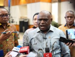 MENTERI HAK ASASI MANUSIA PERTIMBANGKAN LAPOR POLISI