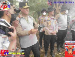 Polda Kalteng Optimalkan Serbuk Tepung Singkong “Hertindo AF31”, Untuk Padamkan Bara di Lahan Gambut