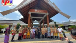 Sela Hadiri Festival Budaya Klungkung, Irjen. Pol. (Purn.) Dr. H. Ike Edwin Kunjungi Pura Agung Besakih